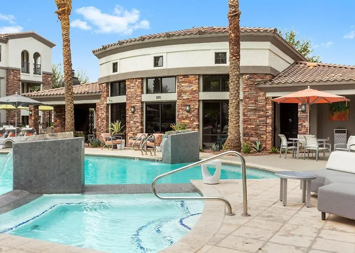 Cozysuites By The Stadium With Pool 04