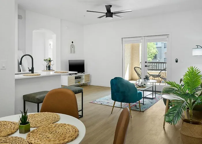 Cozysuites By The Stadium With Pool 04 Apartment *