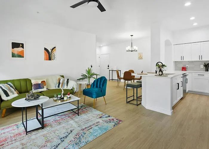 Cozysuites By The Stadium With Pool 04 * Glendale