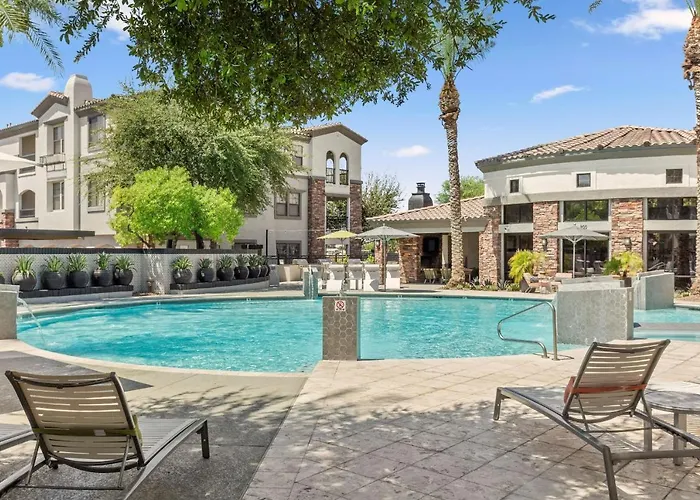 Cozysuites By The Stadium With Pool 04 * Glendale