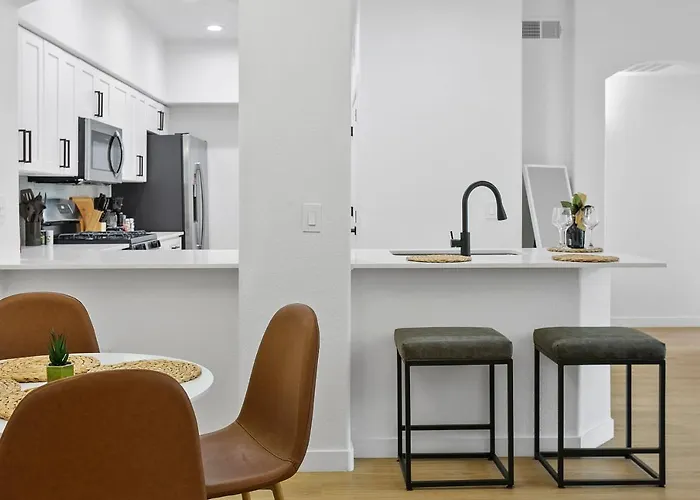 Apartment Cozysuites By The Stadium With Pool 04 *