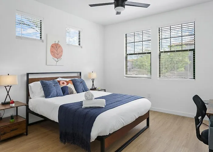 Cozysuites By The Stadium With Pool 04