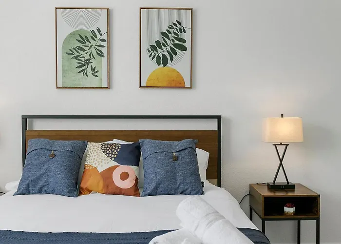 Cozysuites By The Stadium With Pool 04 Apartment *