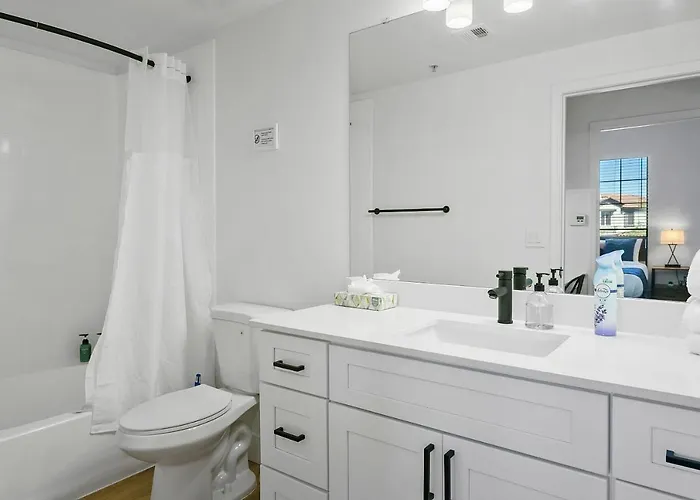 Cozysuites By The Stadium With Pool 04