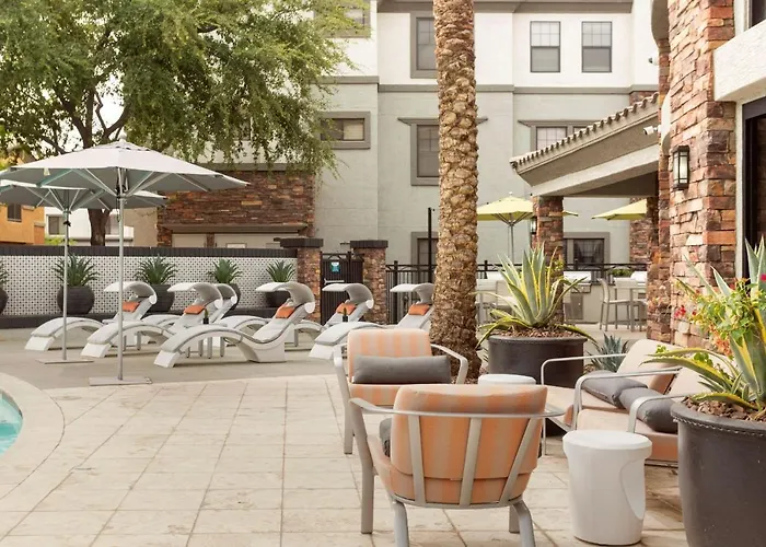 Cozysuites By The Stadium With Pool 04